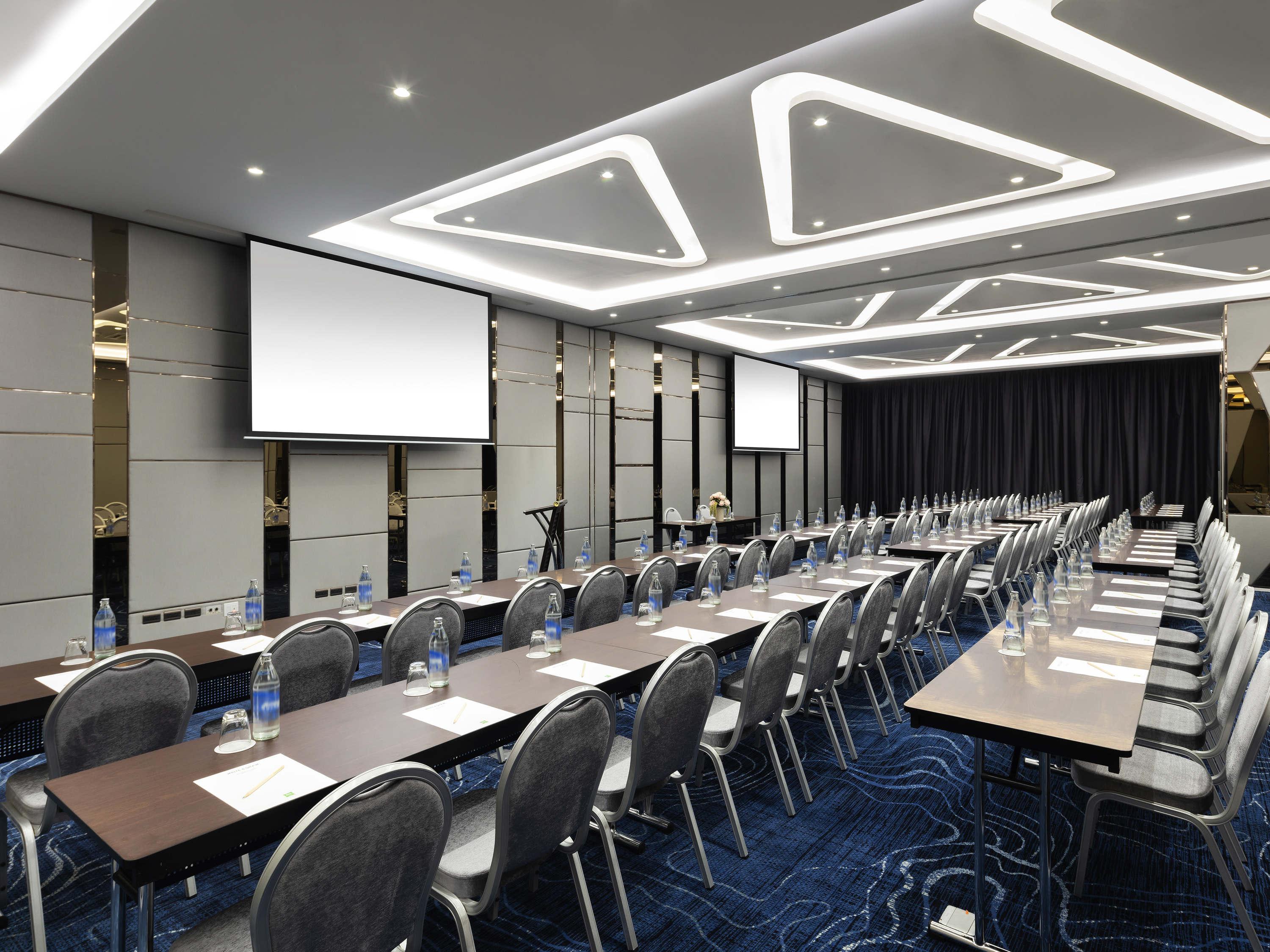 Hotel Ibis Styles Bangkok Ratchada Exterior foto