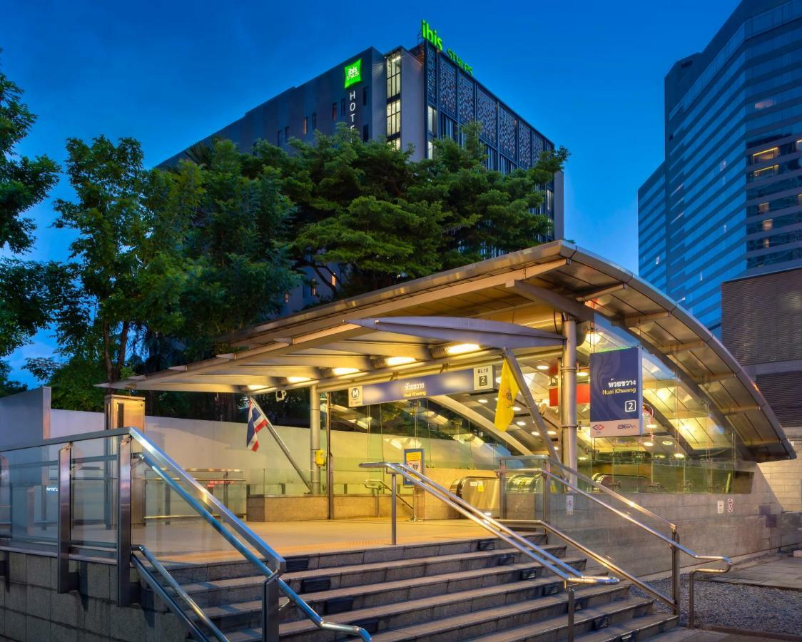 Hotel Ibis Styles Bangkok Ratchada Exterior foto