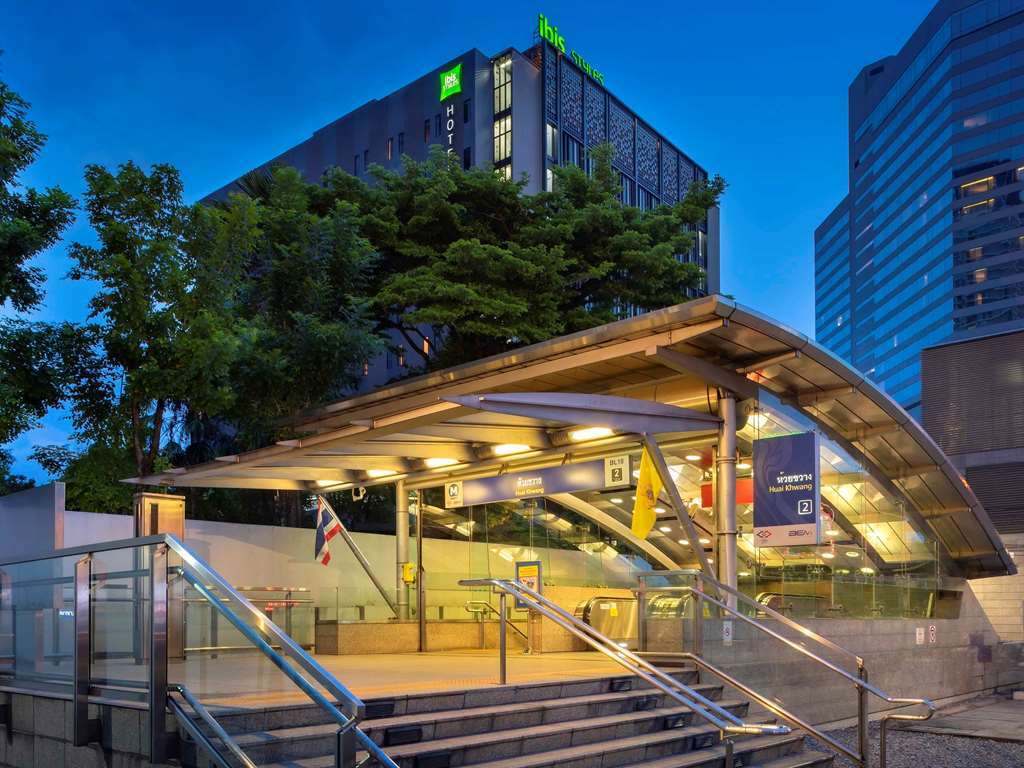 Hotel Ibis Styles Bangkok Ratchada Exterior foto